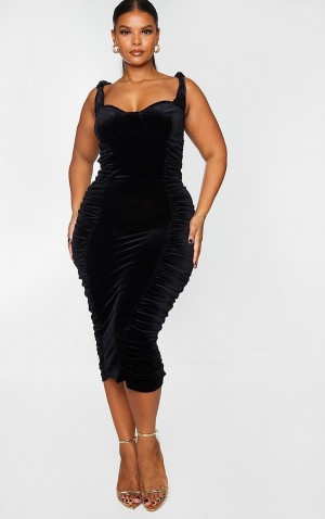 Black Pretty Little Thing Plus Velvet Extreme Ruched Side Detail Dresses | XQMJOTY-49