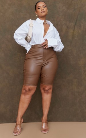 Chocolate Pretty Little Thing Plus Faux Leather TailoSeam Detail Shorts | RTHMWPJ-61