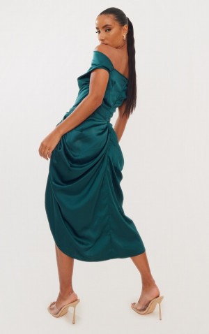 Turquoise / Green Pretty Little Thing Emerald Satin Off The Shoulder Draped Dresses | AYMLEOF-87