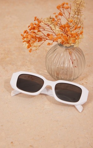 White Pretty Little Thing Diamond Detail Rectangular Frame Sunglasses | VKCOUYZ-78