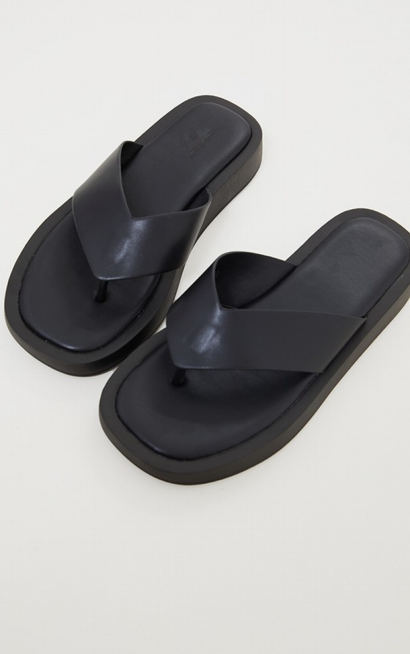 Black Pretty Little Thing Chunky Toe Post Flip Flops | GACMKFQ-64