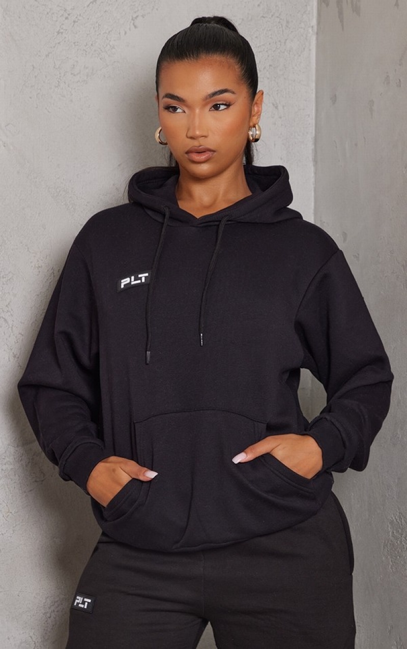 Black Pretty Little Thing Logo Badge Detail Oversized Fit Hoodie | FLNEDSX-45