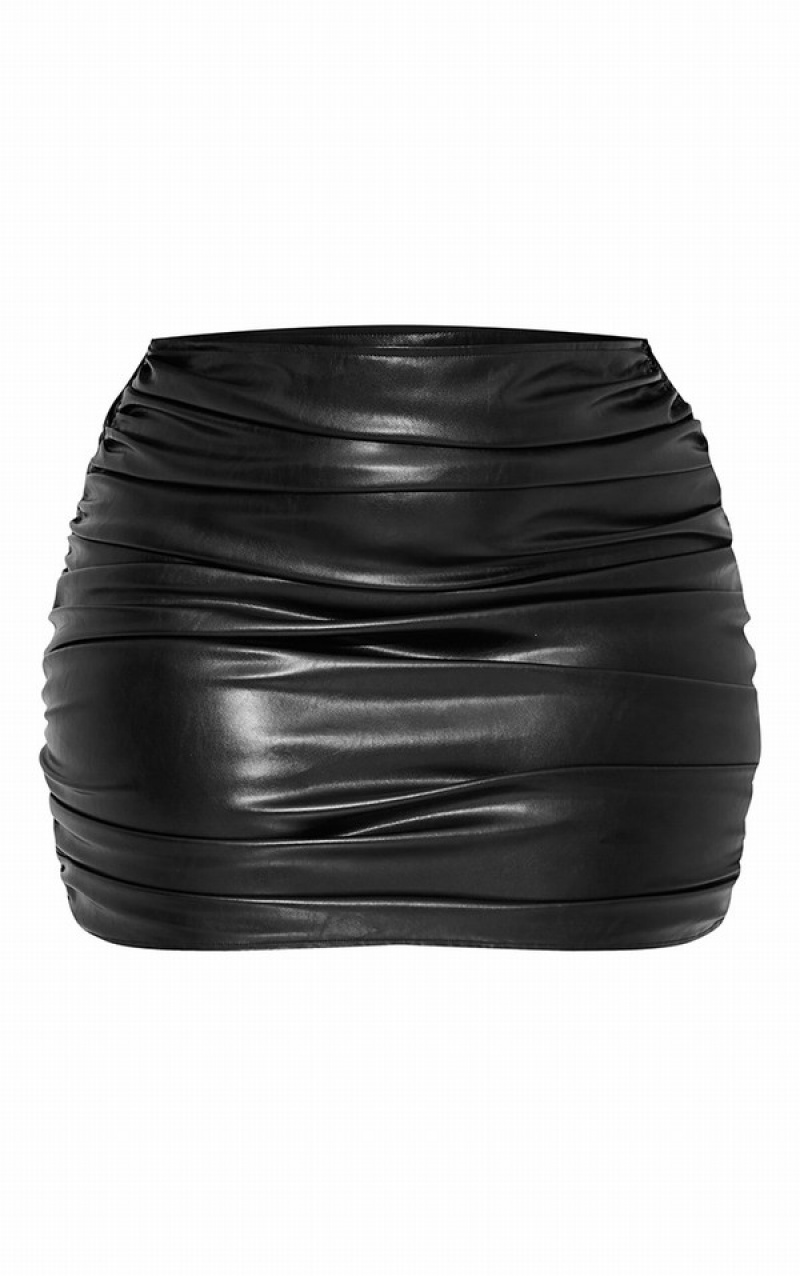 Black Pretty Little Thing Plus PU Ruched Skirts | INVLGOU-38