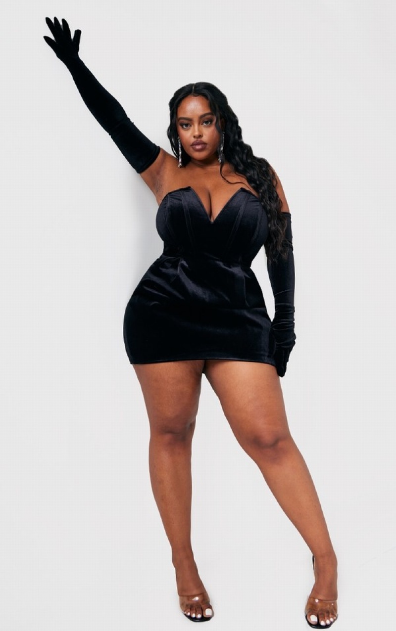 Black Pretty Little Thing Plus Velvet V Bar Glove Detail Dresses | AVJKWUR-16