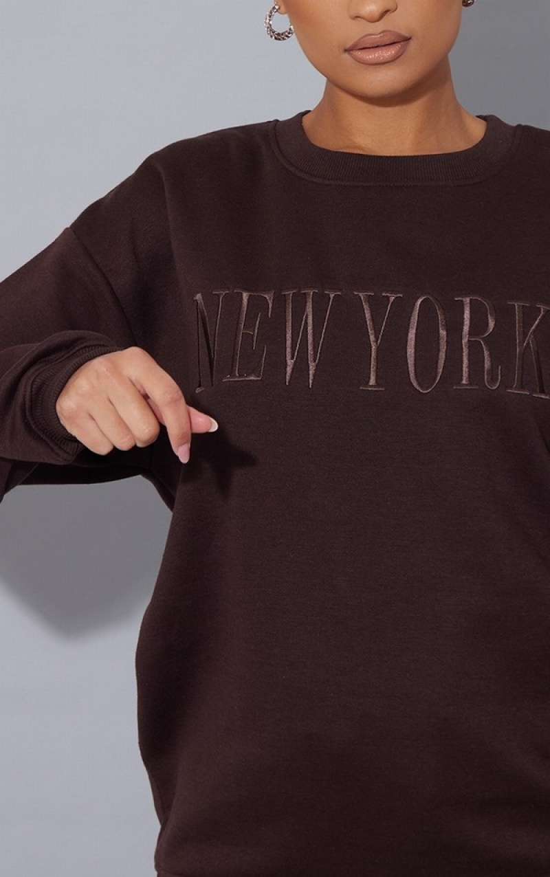 Chocolate Pretty Little Thing New York Graphic Embroidered Sweatshirts | ZHEYWGC-67