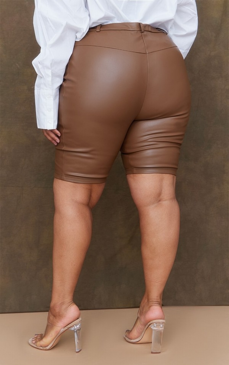 Chocolate Pretty Little Thing Plus Faux Leather TailoSeam Detail Shorts | RTHMWPJ-61