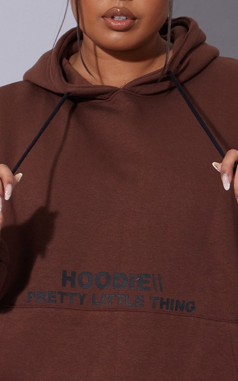 Chocolate Pretty Little Thing Plus Oversized Graphic Print Pocket Front Hoodie | TIXHZAV-70