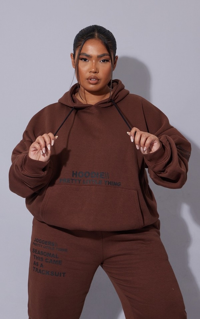 Chocolate Pretty Little Thing Plus Oversized Graphic Print Pocket Front Hoodie | TIXHZAV-70