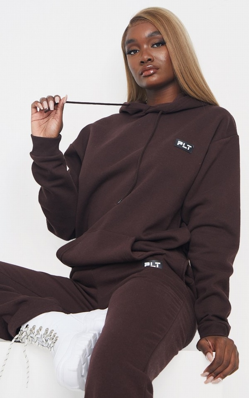 Chocolate Pretty Little Thing Tall Badge Detail Oversized Hoodie | UQTGSPE-28