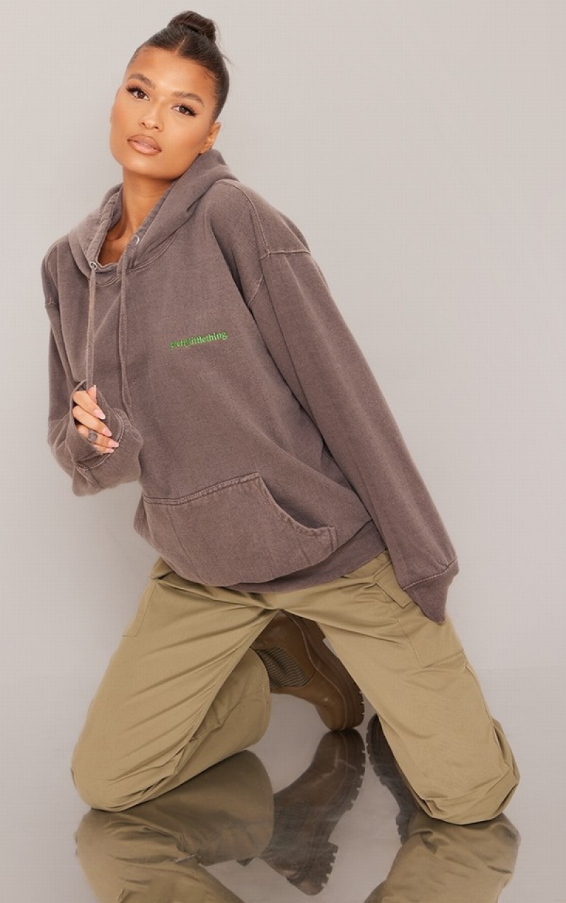 Chocolate Pretty Little Thing Washed Oversized Hoodie | REBAFVN-17