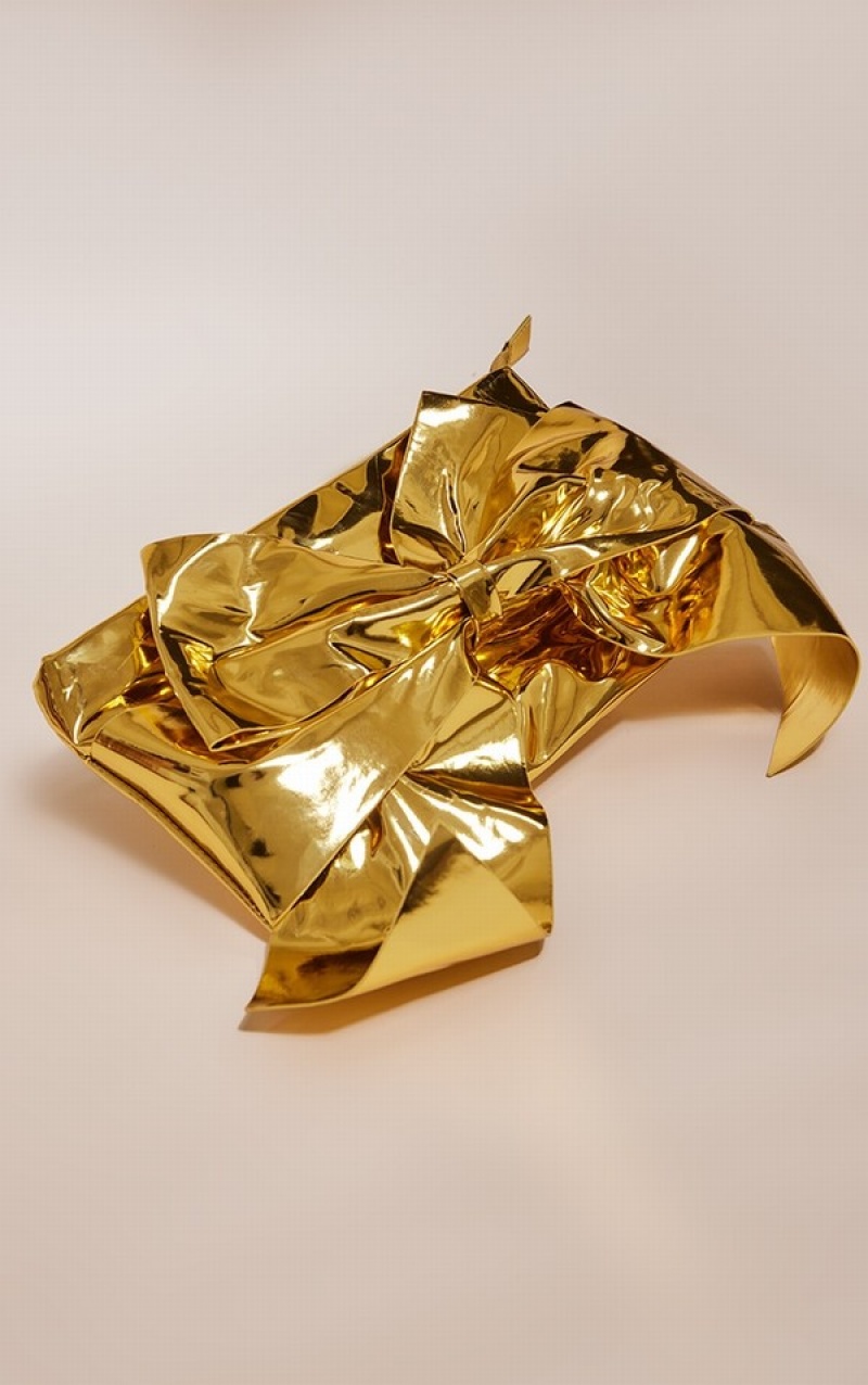 Gold Pretty Little Thing Metallic Oversized Bow Clutch Bags | LOTISWZ-56