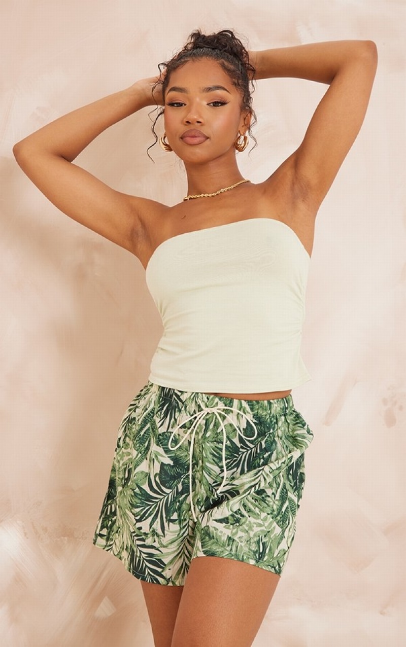 Green Pretty Little Thing Leaf Printed Cotton Shorts | VCBLQWM-92