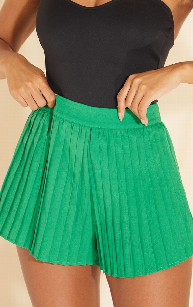 Green Pretty Little Thing Pleated Floaty Shorts | TMIVHRJ-54