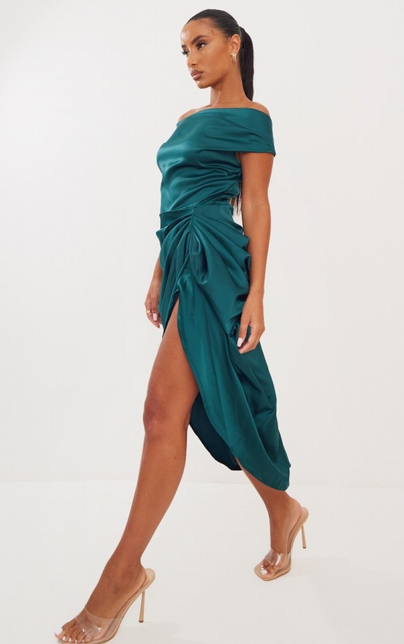 Turquoise / Green Pretty Little Thing Emerald Satin Off The Shoulder Draped Dresses | AYMLEOF-87