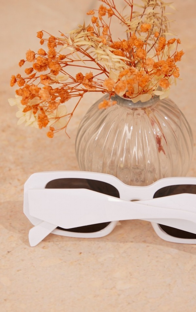 White Pretty Little Thing Diamond Detail Rectangular Frame Sunglasses | VKCOUYZ-78