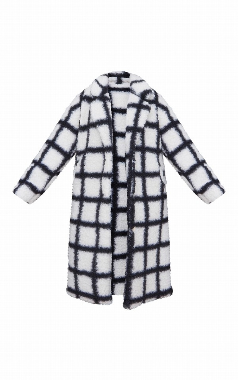 White Pretty Little Thing Plus And Checkerboard Faux Shearling Coats | MGKBQEN-13