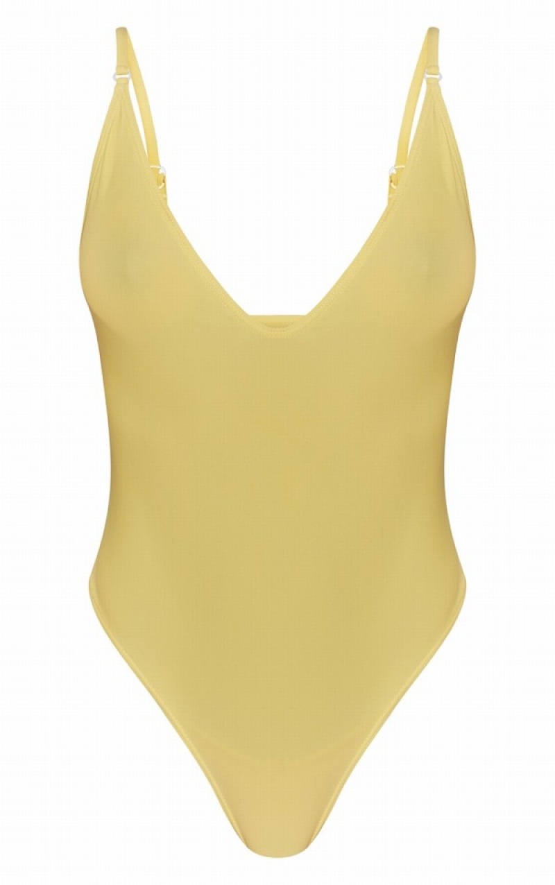 Yellow Pretty Little Thing Yellow Basic Low Scoop Swimsuits | QWIEFOY-24